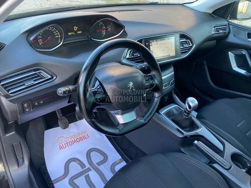 Peugeot 308 1.6hdi PANO/ KAM