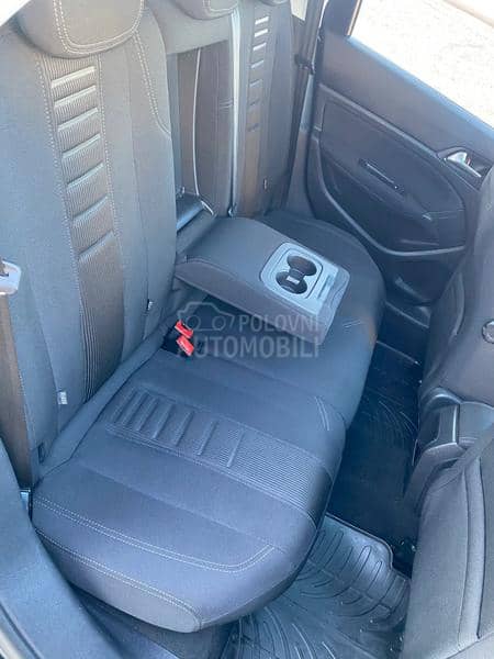 Peugeot 308 1.6hdi PANO/ KAM