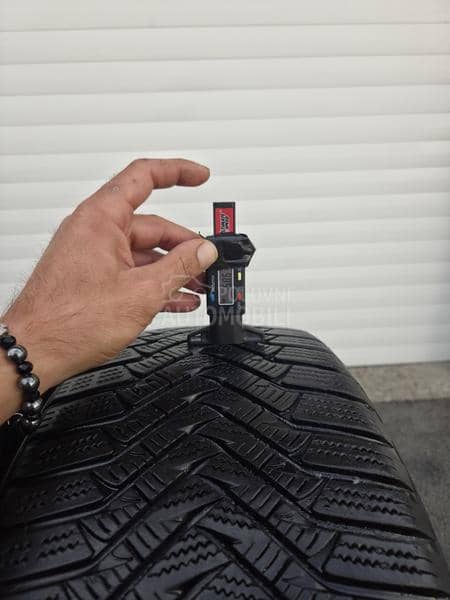 Laufenn 235/55 R17 Zimska