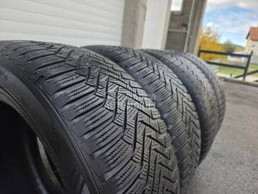 Laufenn 235/55 R17 Zimska