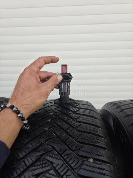 Laufenn 235/55 R17 Zimska