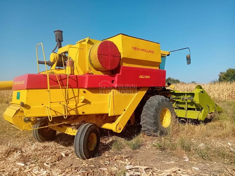 New Holland TR 85