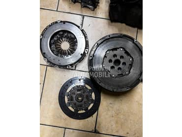 set kvacila i plivajuc zamajac za Peugeot 308 od 2014. do 2021. god.