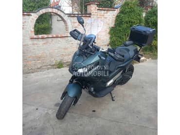 Honda x adv