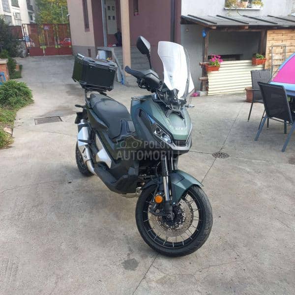 Honda x adv