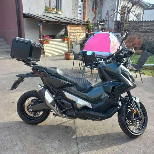 Honda x adv