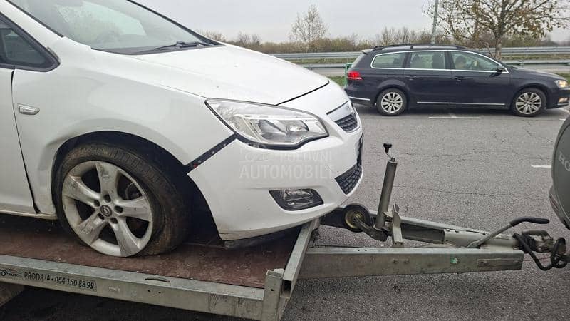 Opel Astra J 
