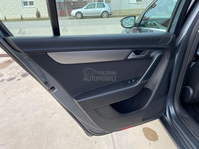 Volkswagen Passat B7 2.0  TDI DSG