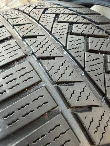 Continental 225/45 R18 Zimska