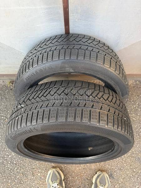 Continental 225/45 R18 Zimska