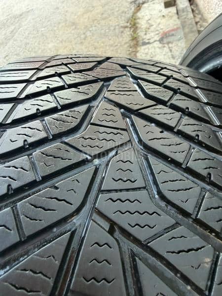 Yokohama 225/40 R19 Zimska