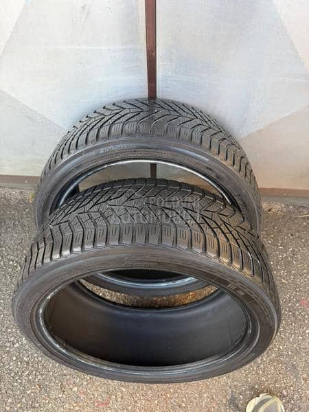 Yokohama 225/40 R19 Zimska