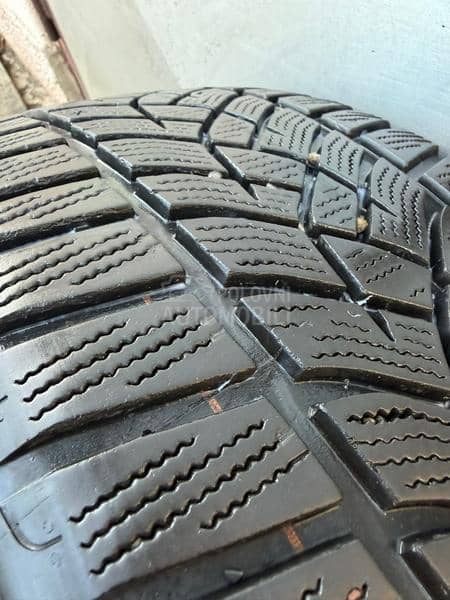 Goodyear 225/45 R18 Zimska