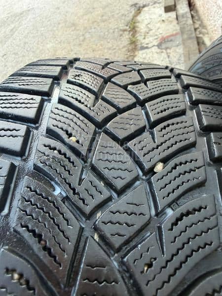 Goodyear 225/45 R18 Zimska