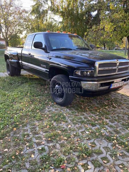 Dodge RAM 3500  5.9 cummins