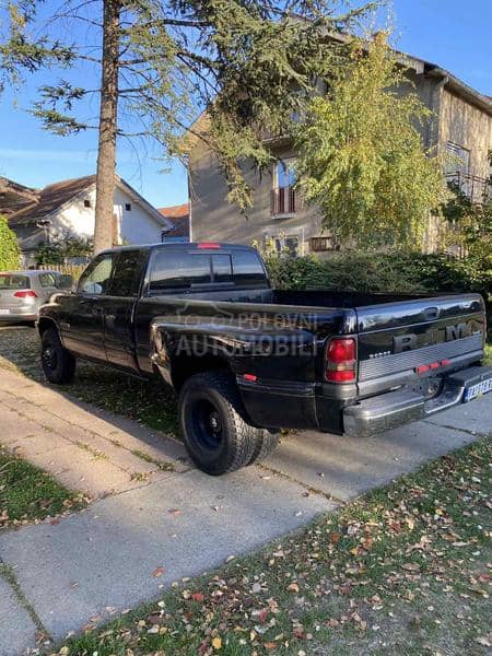 Dodge RAM 3500  5.9 cummins