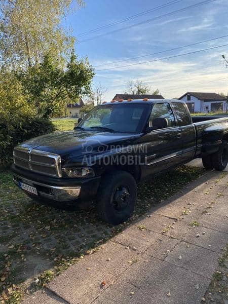 Dodge RAM 3500  5.9 cummins