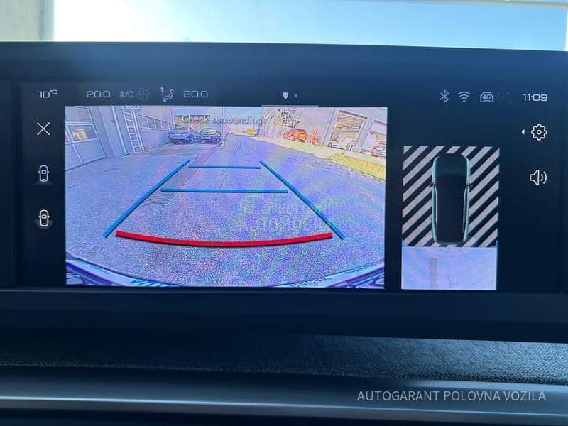 Peugeot 3008 HY 1.2 136 AT Allure