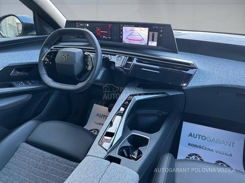 Peugeot 3008 HY 1.2 136 AT Allure