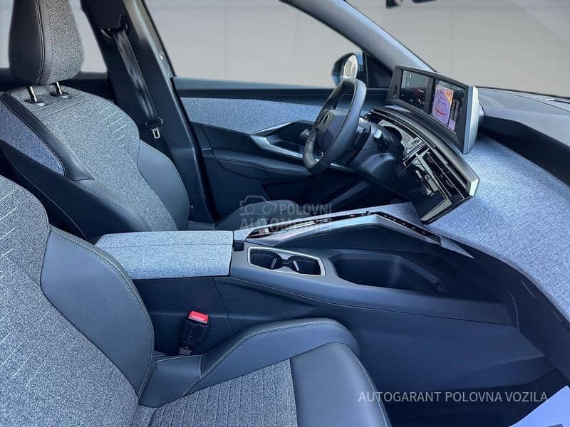 Peugeot 3008 HY 1.2 136 AT Allure