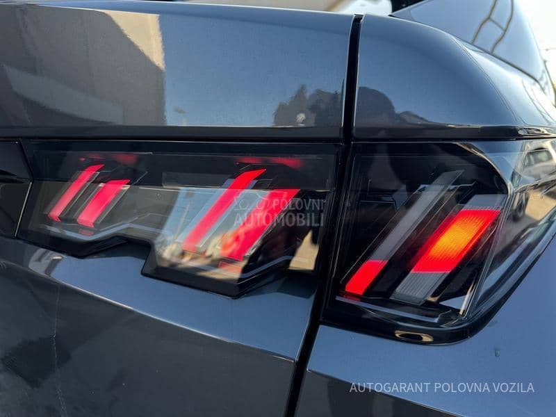 Peugeot 3008 HY 1.2 136 AT Allure