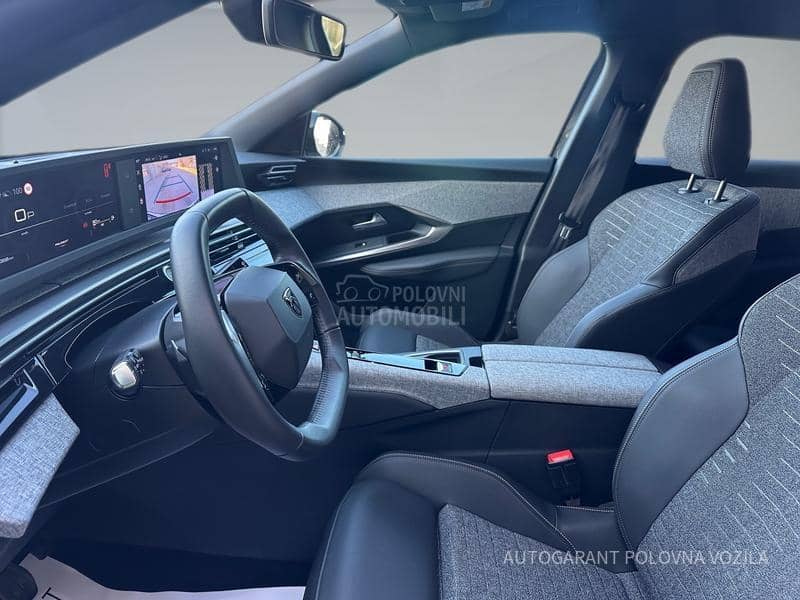 Peugeot 3008 HY 1.2 136 AT Allure