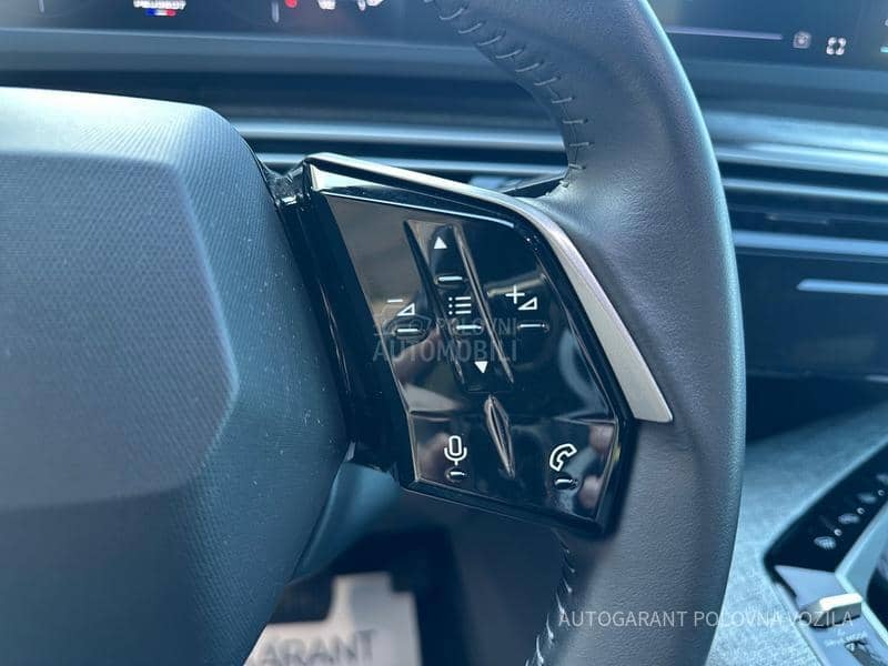 Peugeot 3008 HY 1.2 136 AT Allure