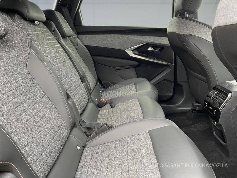 Peugeot 5008 Allure HY 1.2 136