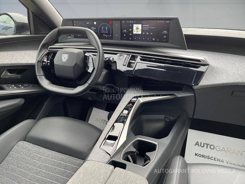 Peugeot 5008 Allure HY 1.2 136