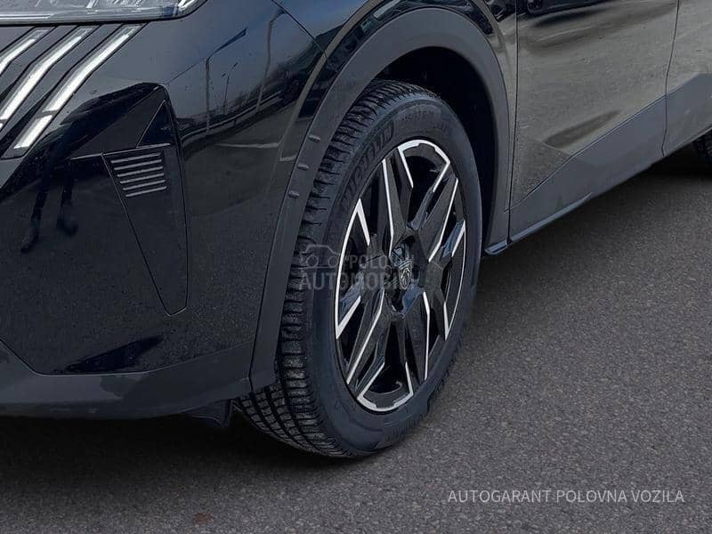 Peugeot 5008 Allure HY 1.2 136