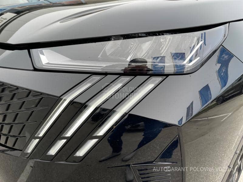 Peugeot 5008 Allure HY 1.2 136