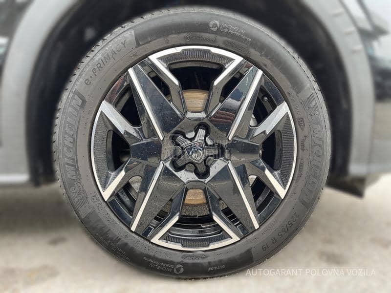Peugeot 5008 Allure HY 1.2 136