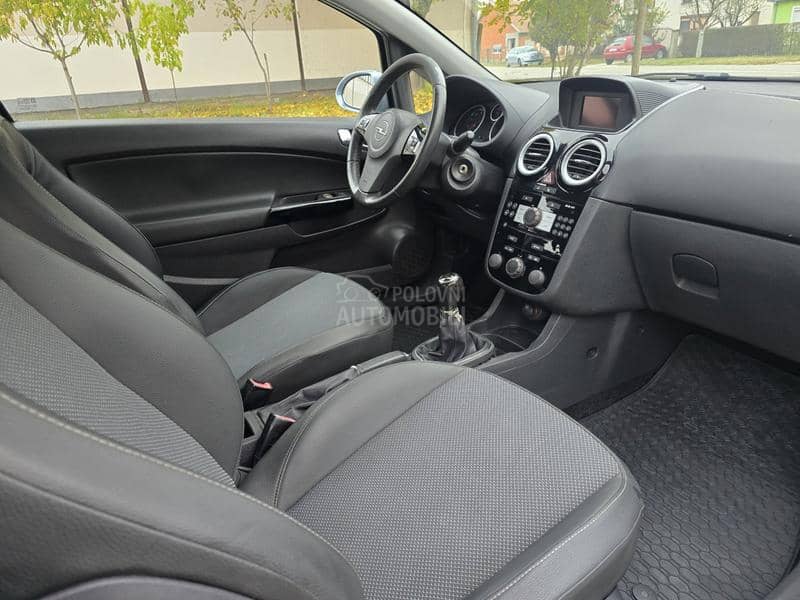 Opel Corsa D 1.2 16V COSMO 80PS