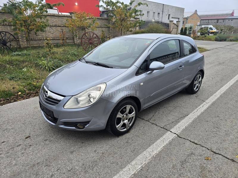 Opel Corsa D 1.2 16V COSMO 80PS