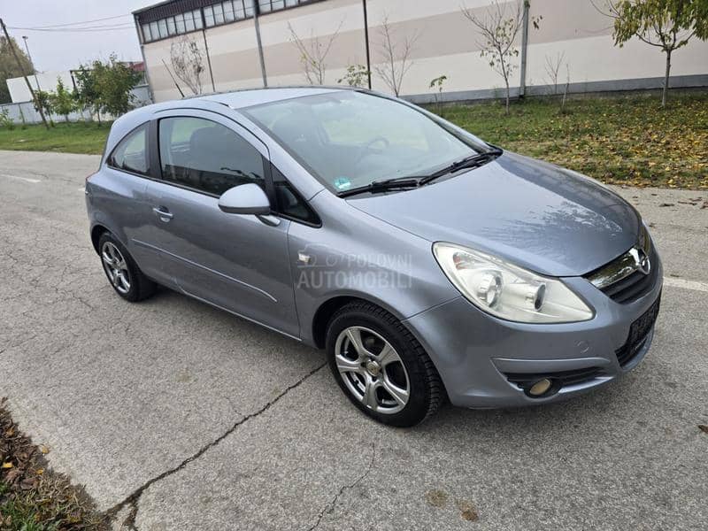 Opel Corsa D 1.2 16V COSMO 80PS