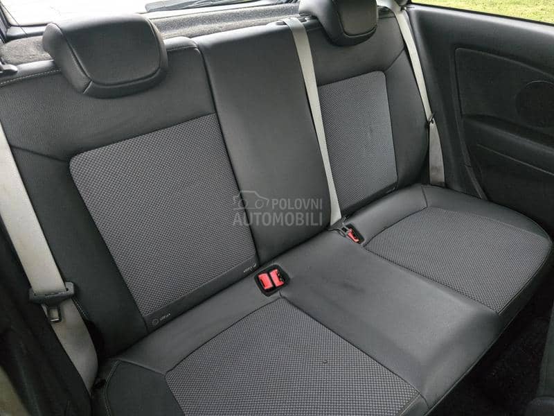 Opel Corsa D 1.2 16V COSMO 80PS