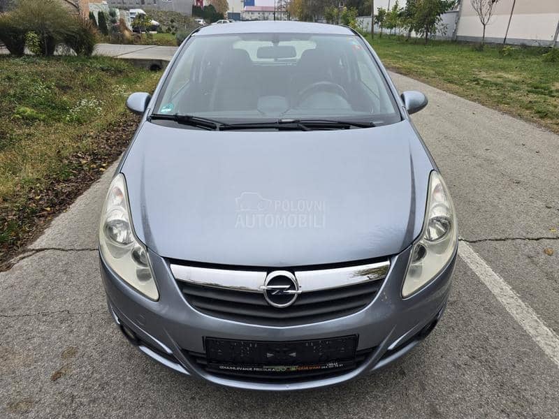 Opel Corsa D 1.2 16V COSMO 80PS
