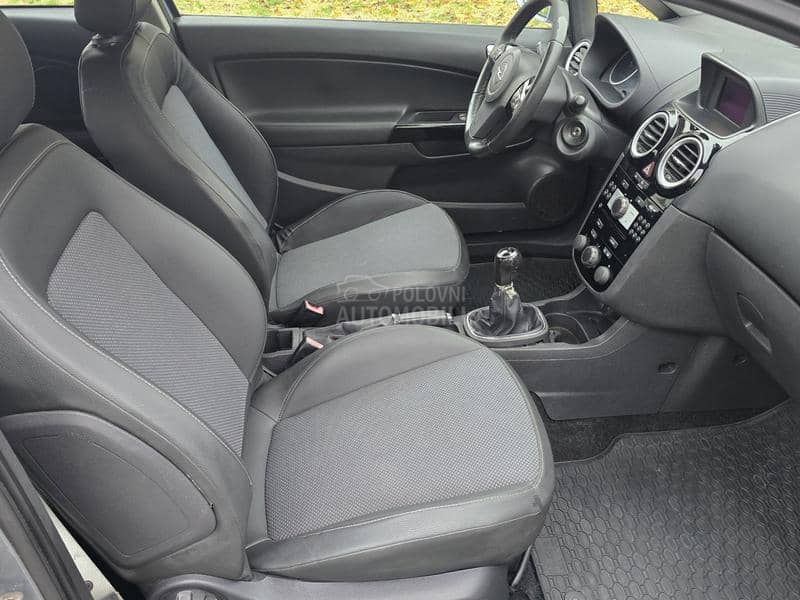 Opel Corsa D 1.2 16V COSMO 80PS