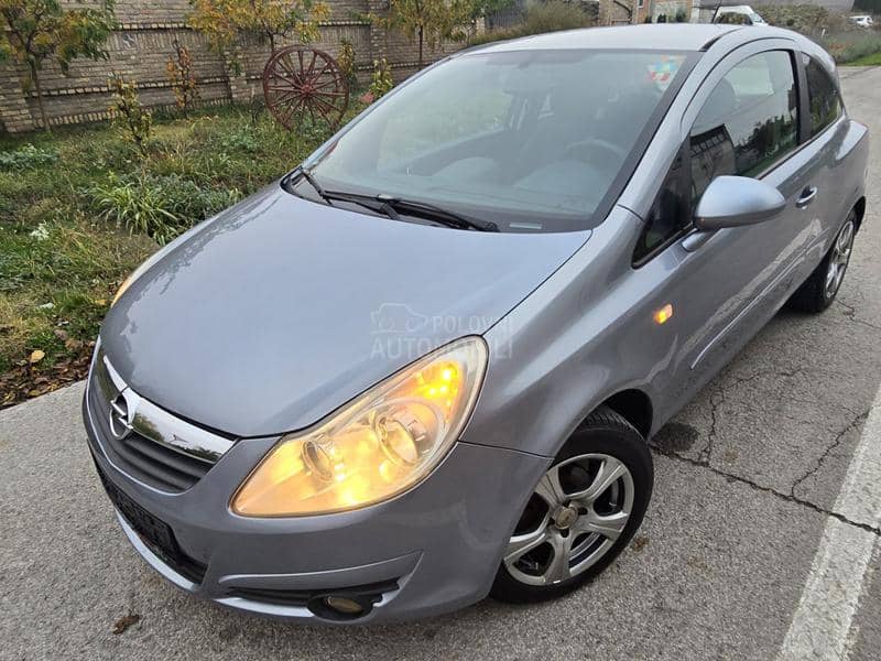 Opel Corsa D 1.2 16V COSMO 80PS