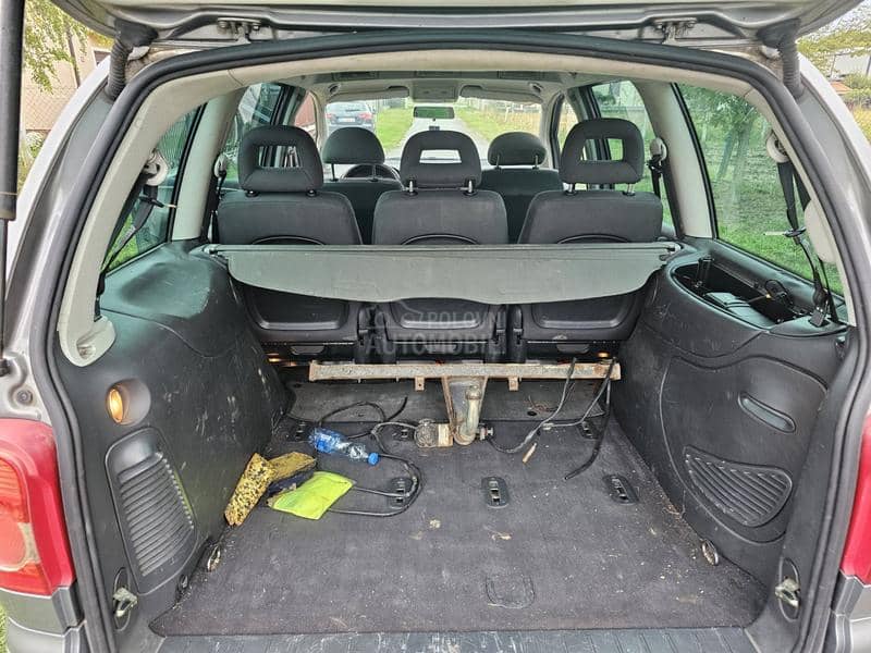 Delovi za Volkswagen Sharan 2004. god.