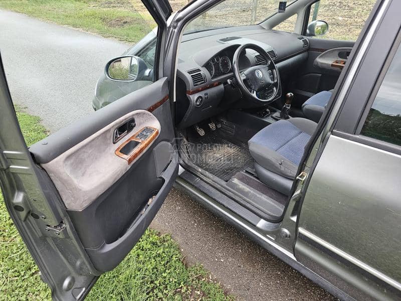Delovi za Volkswagen Sharan 2004. god.