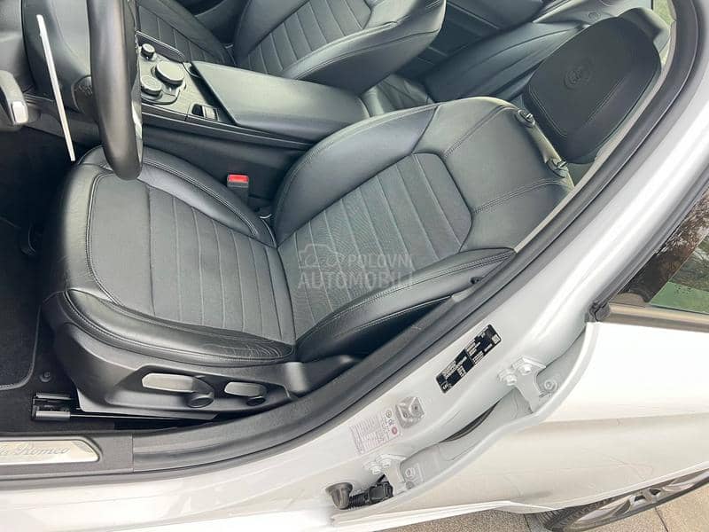 Alfa Romeo Giulia 2.2 MJET AT8