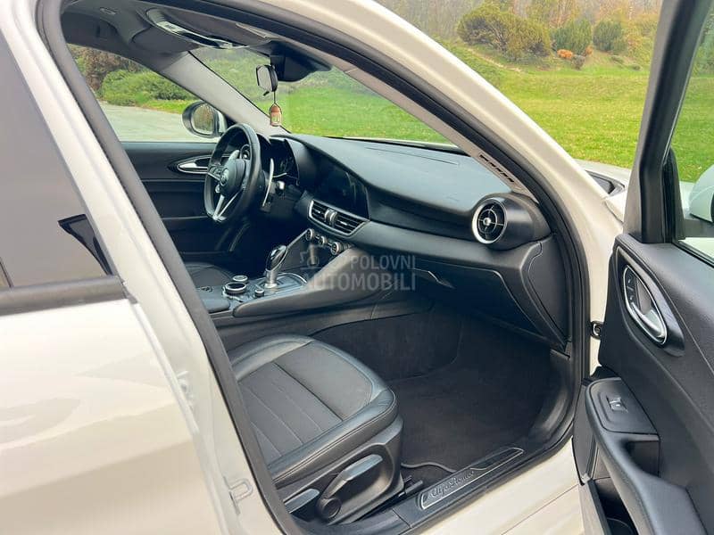 Alfa Romeo Giulia 2.2 MJET AT8