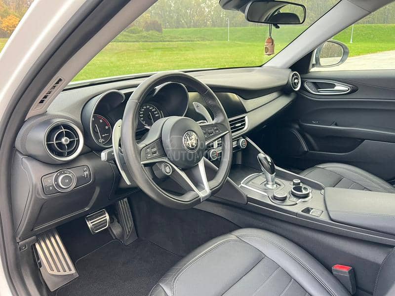 Alfa Romeo Giulia 2.2 MJET AT8