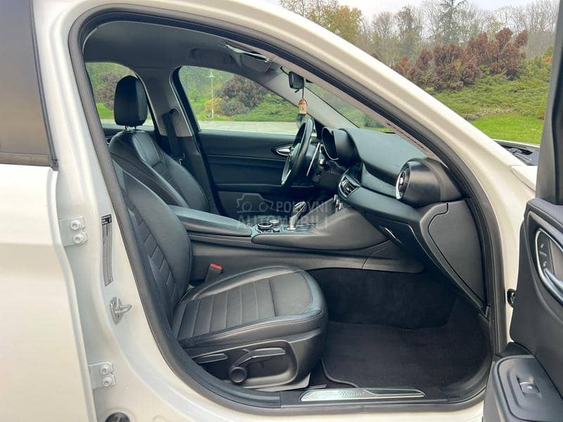Alfa Romeo Giulia 2.2 MJET AT8
