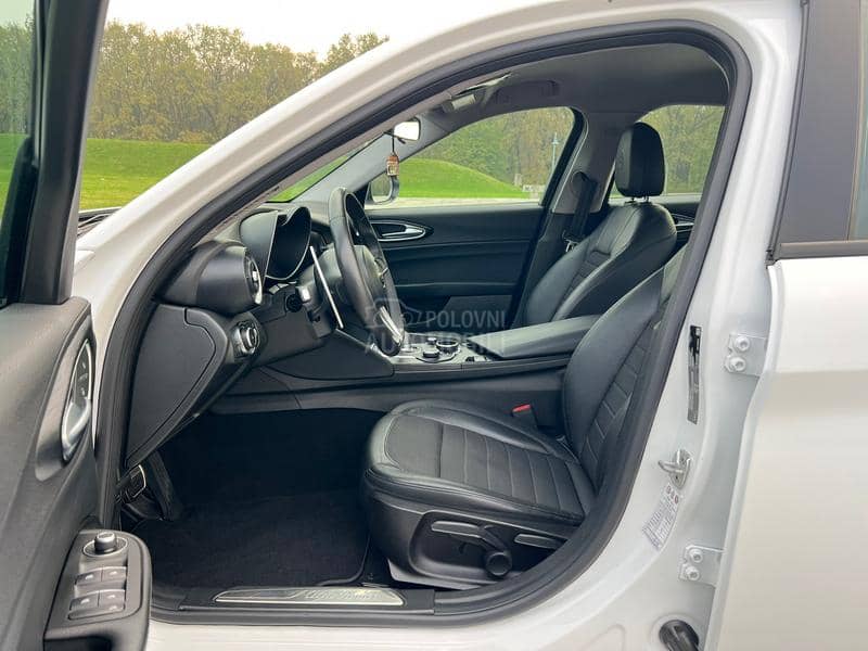 Alfa Romeo Giulia 2.2 MJET AT8