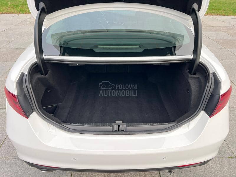 Alfa Romeo Giulia 2.2 MJET AT8