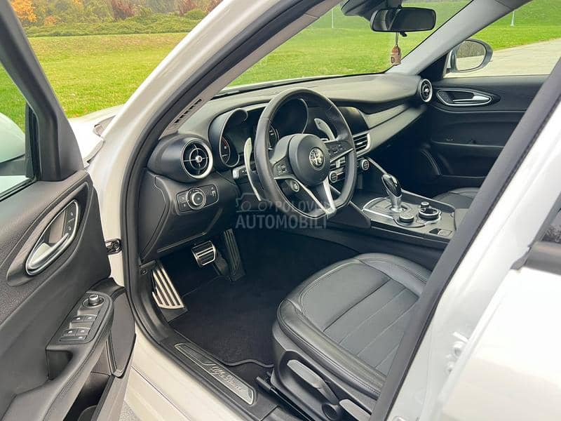 Alfa Romeo Giulia 2.2 MJET AT8