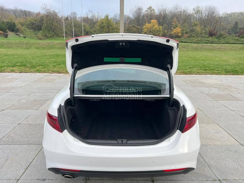 Alfa Romeo Giulia 2.2 MJET AT8