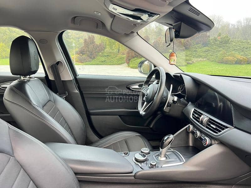 Alfa Romeo Giulia 2.2 MJET AT8